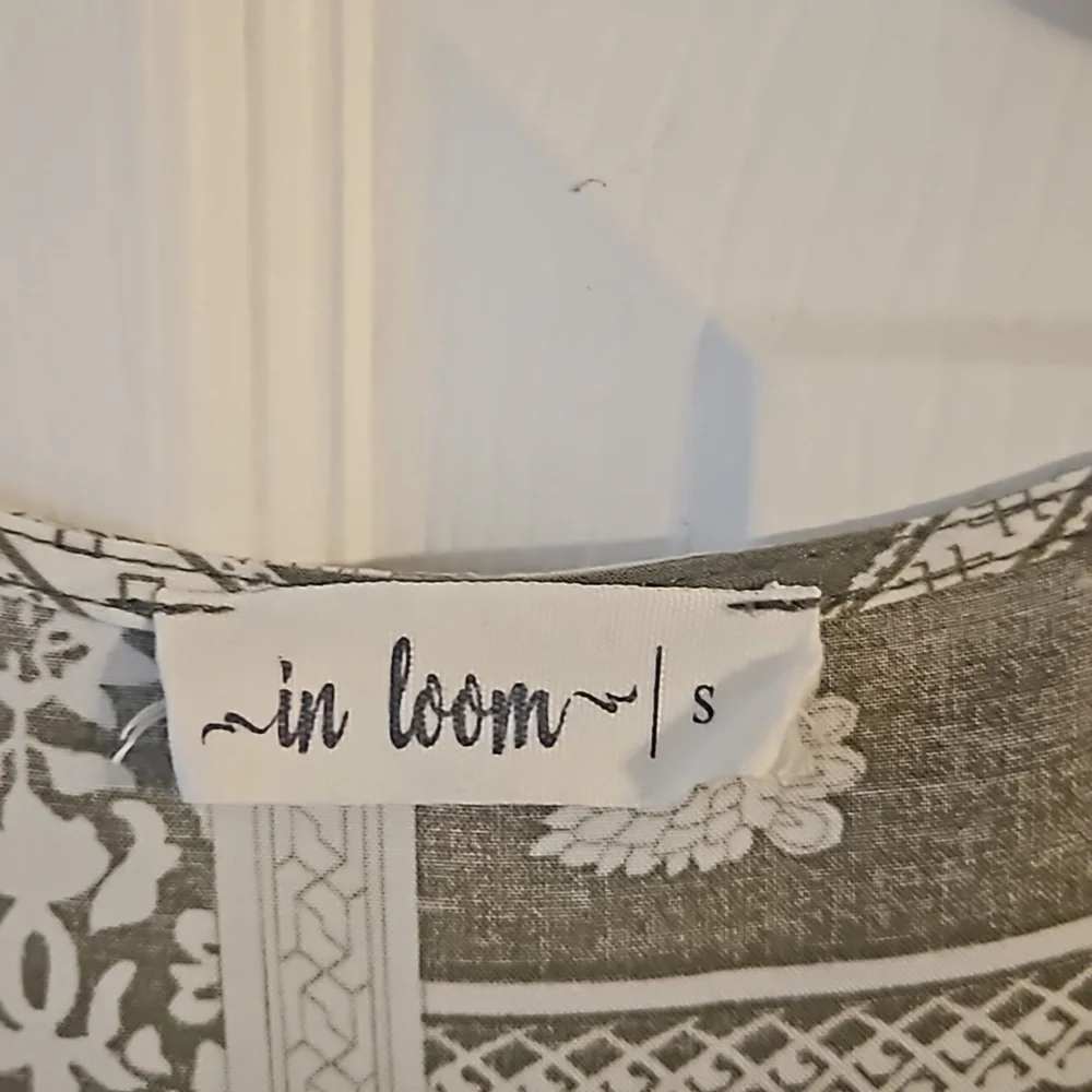 In Loom Flowy Top - Picture 2 of 4